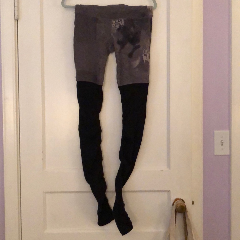 alo yoga two tone leggings